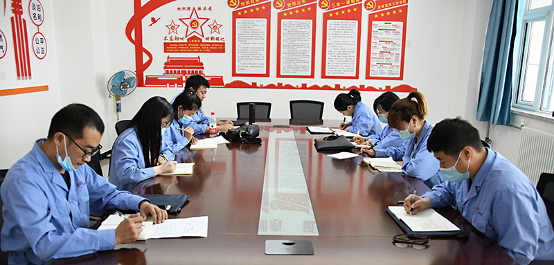参训学员开展专题钻研1.JPG
